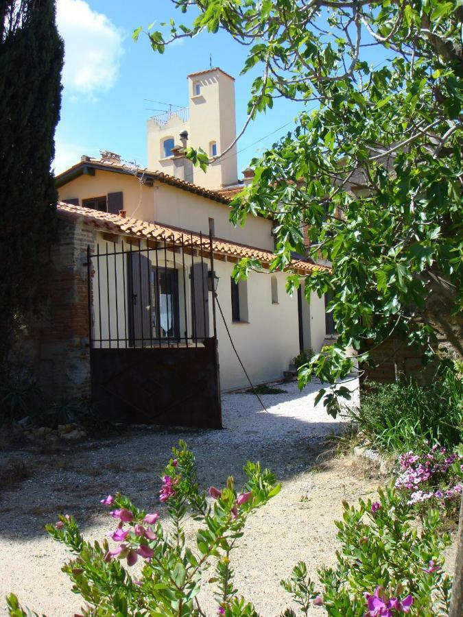 Le Clos Des Pins Claira Bagian luar foto