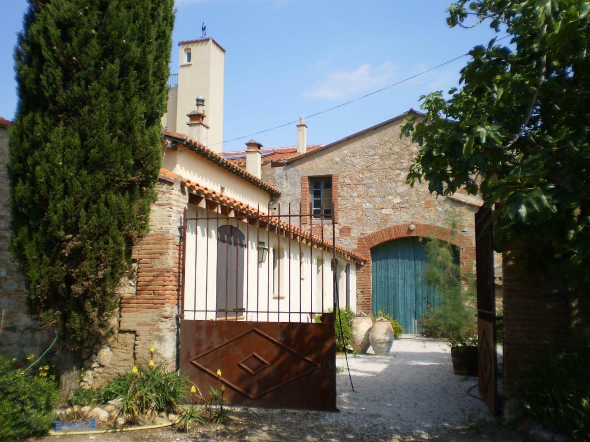 Le Clos Des Pins Claira Bagian luar foto