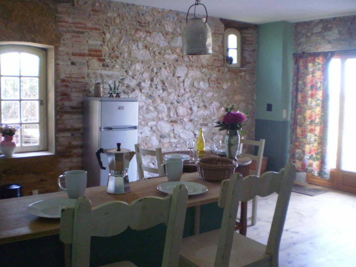 Le Clos Des Pins Claira Bagian luar foto