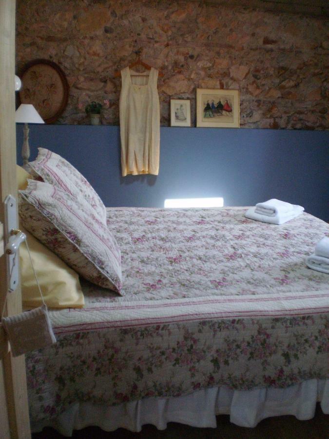 Le Clos Des Pins Claira Bagian luar foto
